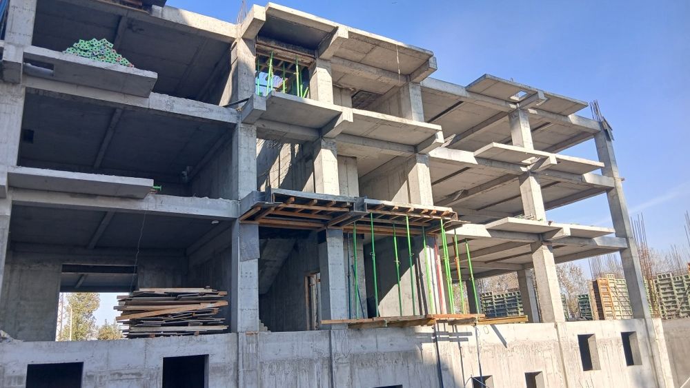 Бригада строителей монолитчики