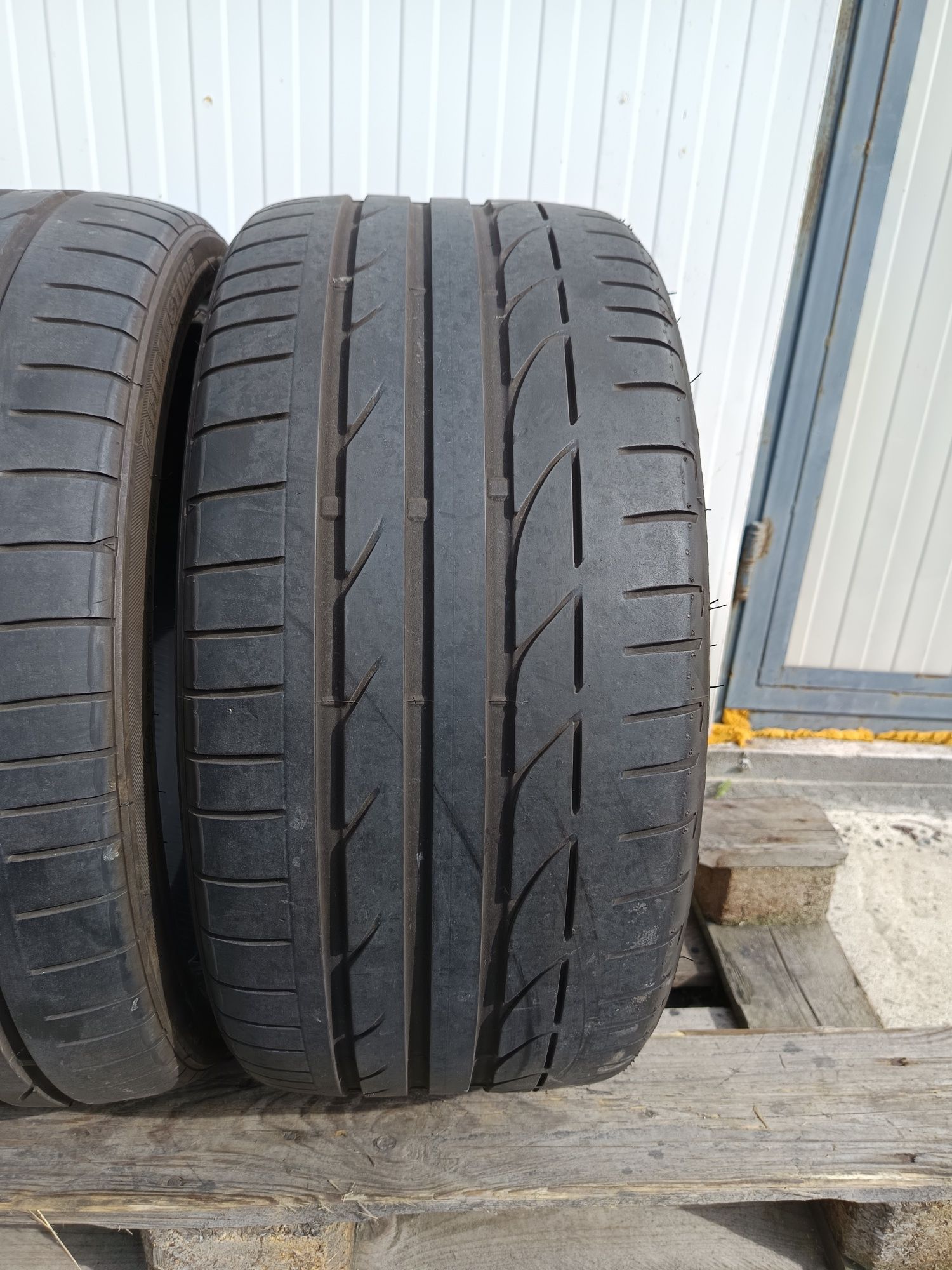 255 35 R 19 BRIDGESTONE Дот 0418