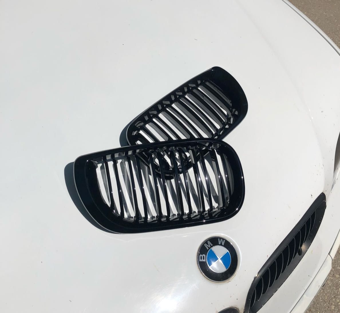 Двойни решетки за BMW E46 – черен гланц – фейслифт