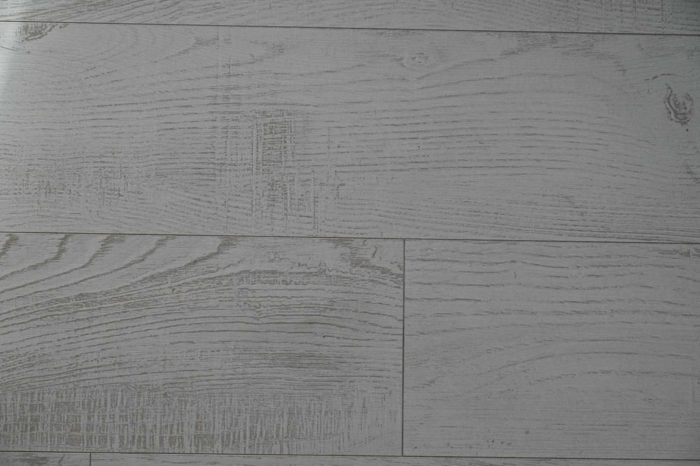 Бял Ламиниран паркет - 62002468 Chestnut White 8mm V4 АС4/32