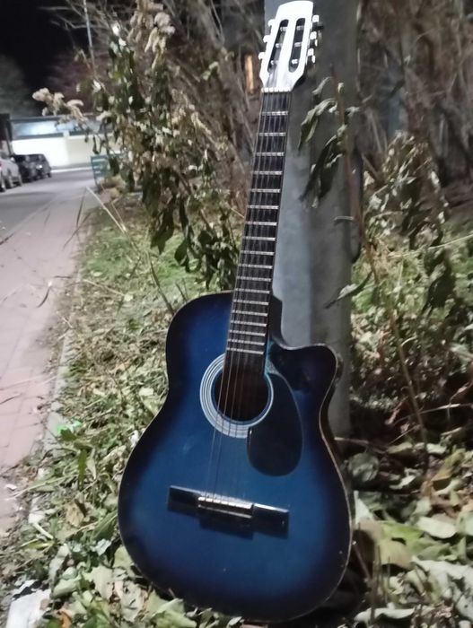 Гитара 6 струнная