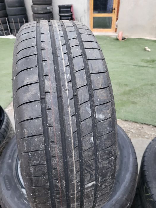 4 бр 235/55/19 Goodyear летни гуми