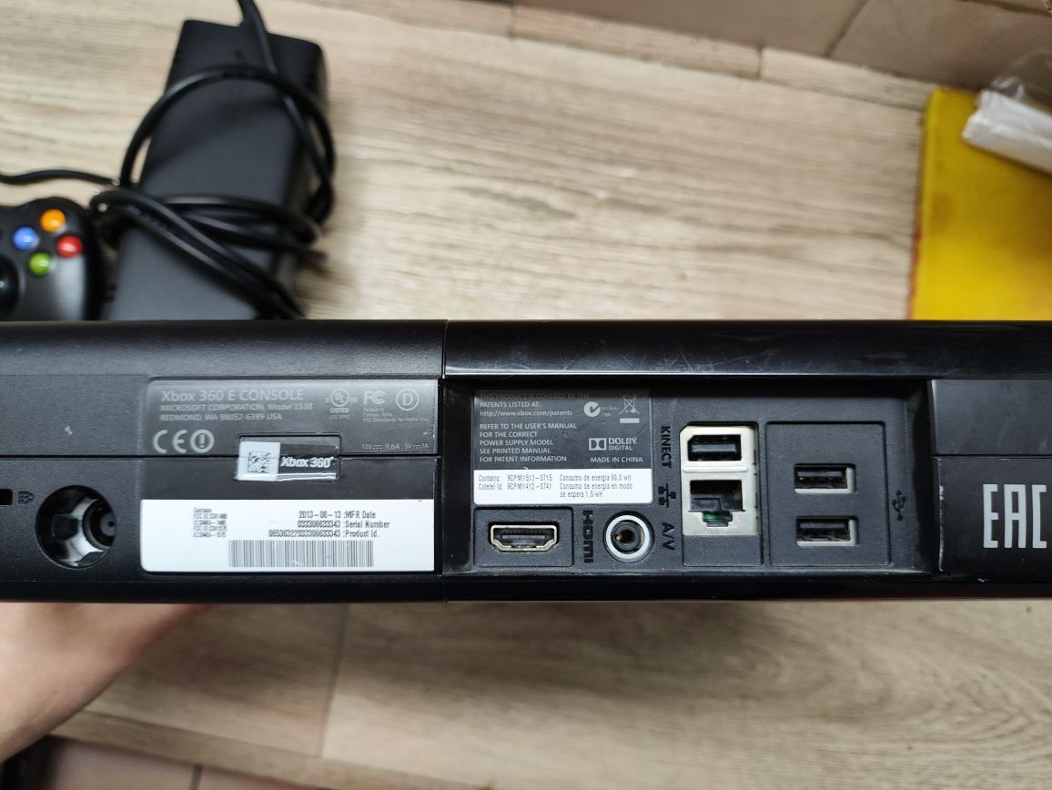 Продам Xbox 360 E