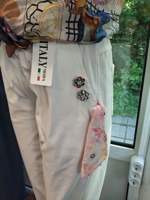 Дамски блузи, ризи и панталони