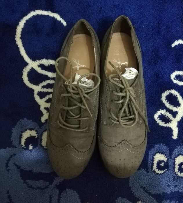 Pantofi noi marimea 38