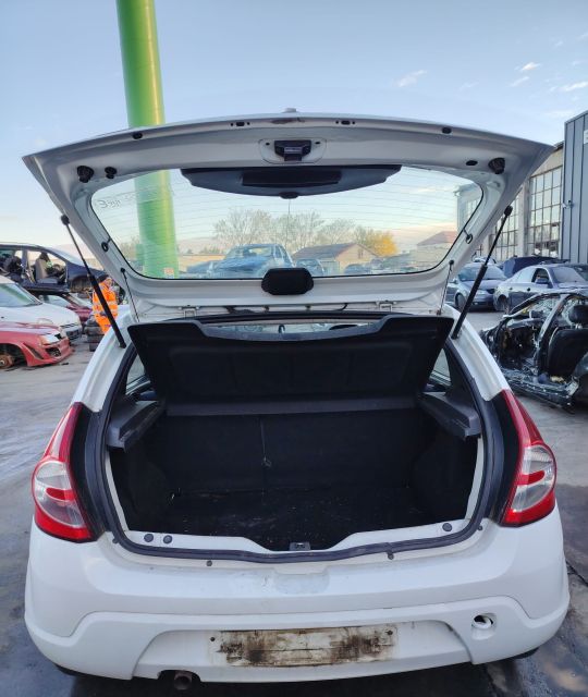 Aripa fata dreapta Dacia Sandero prima generatie