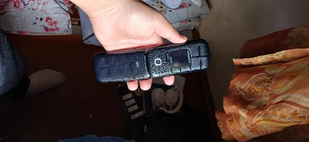 Samsung gusto 3  yangi