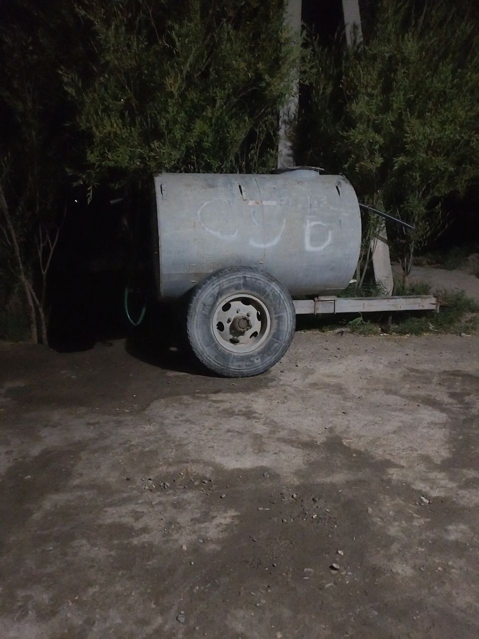 Traktor suv bochkasi