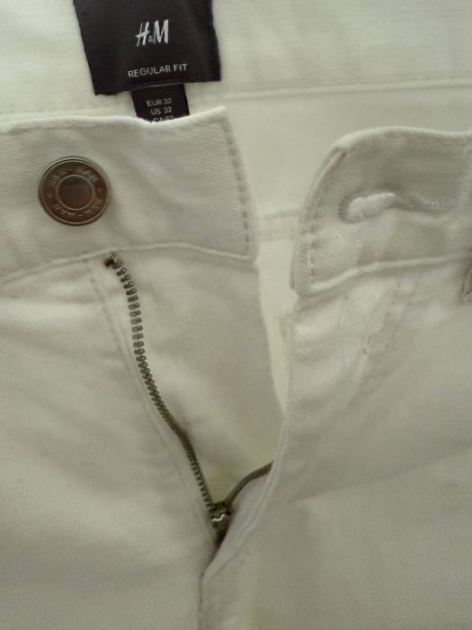 Blugi albi h&m vara
