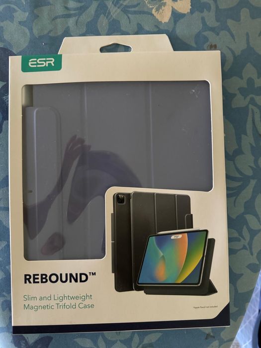 Husa iPad 11 Magnetic Trifold