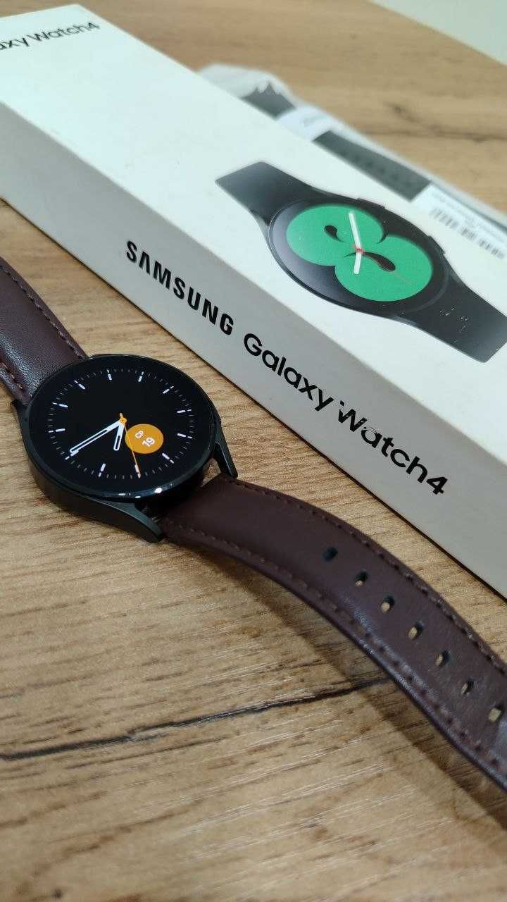 Продаю свои смарт часы Galaxy Watch 4