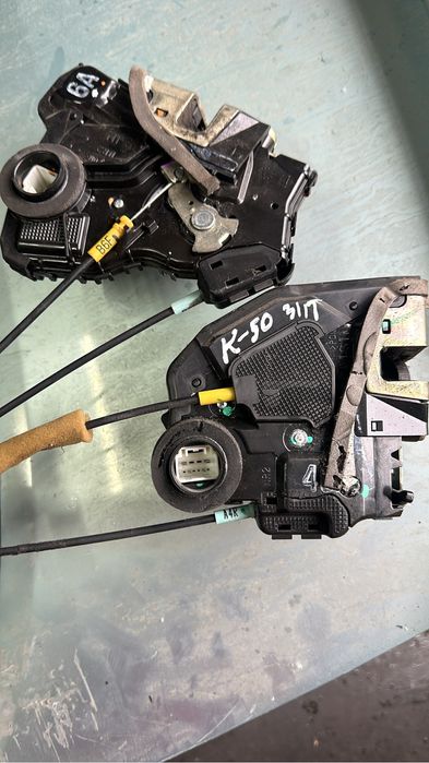 Замок дверей на Камри 50, 55