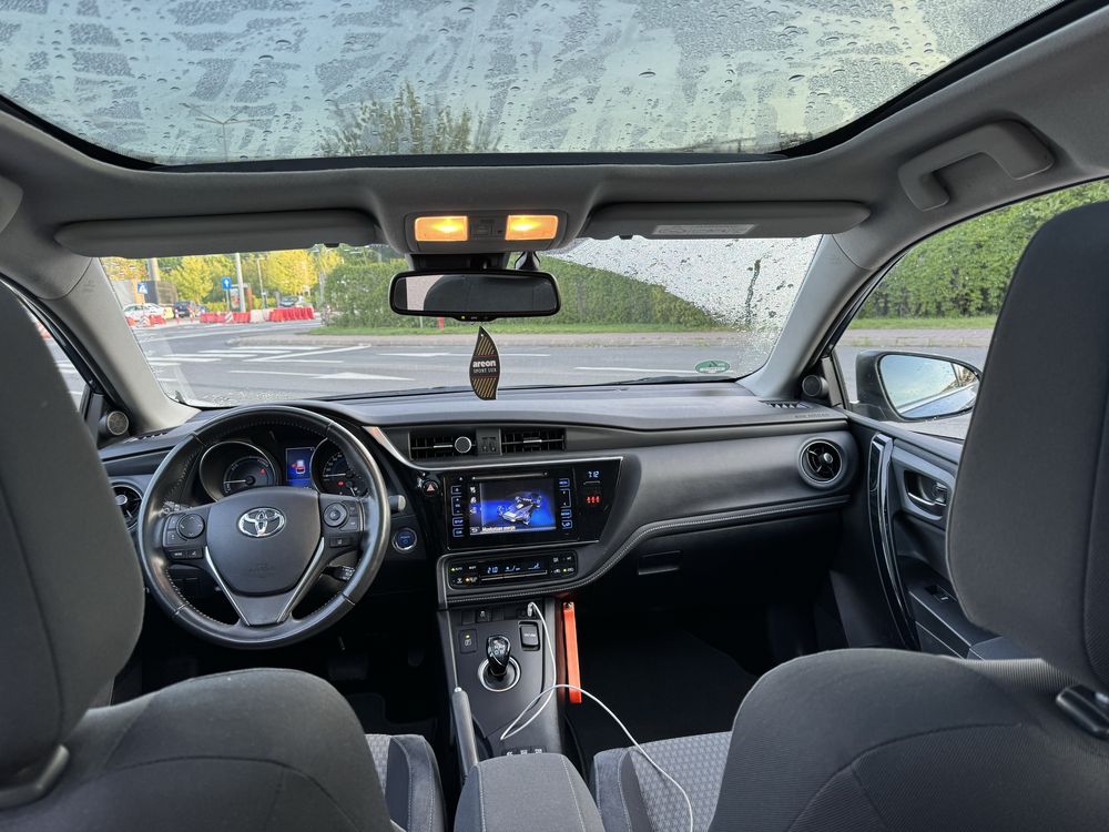 Toyota Aurys Touring Hybrid 2018, 1.8, panoramic, carte service