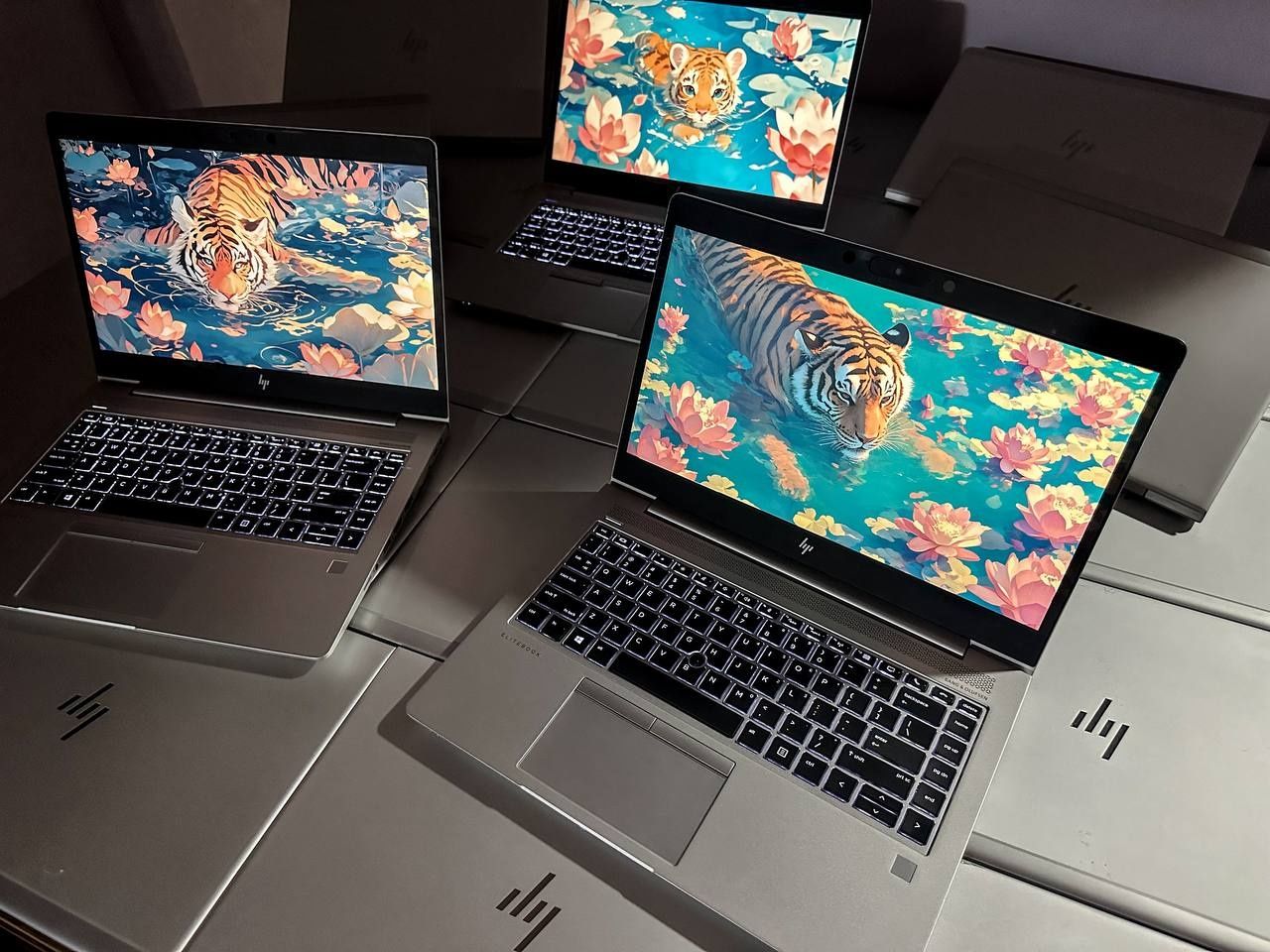 HP ELITEBOOK Sensorli kuchli Core I7 10-avlod analog premium toifadagi