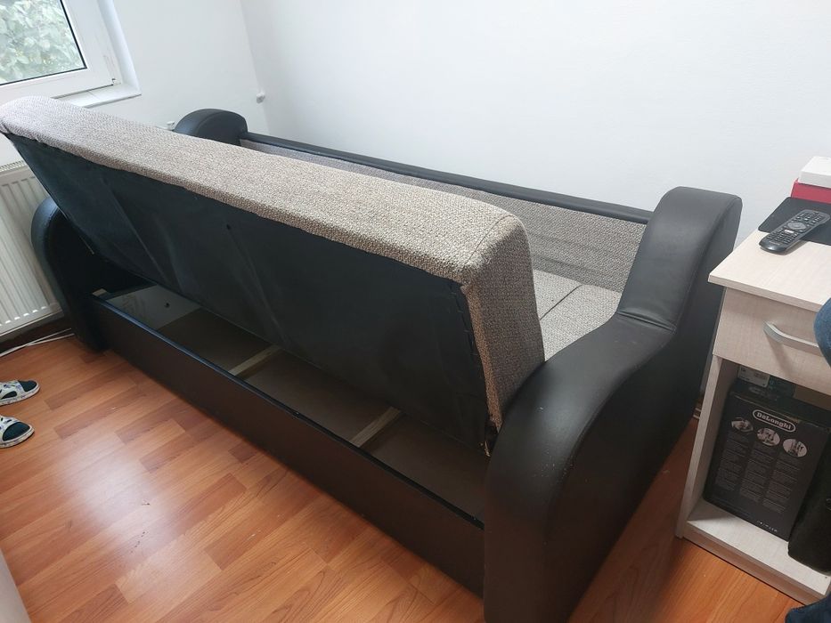 Canapea extensibila în stare buna