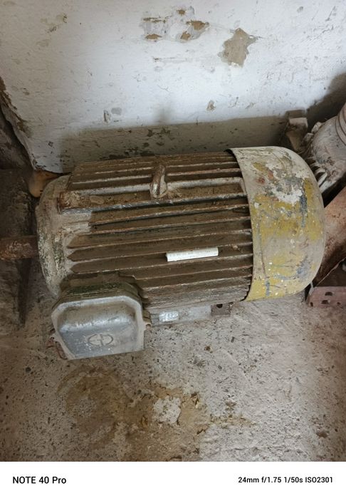 Vând motor 30kw 1500 rpm