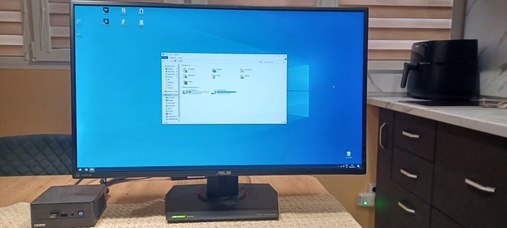Геймърски монитор Asus 27 инча