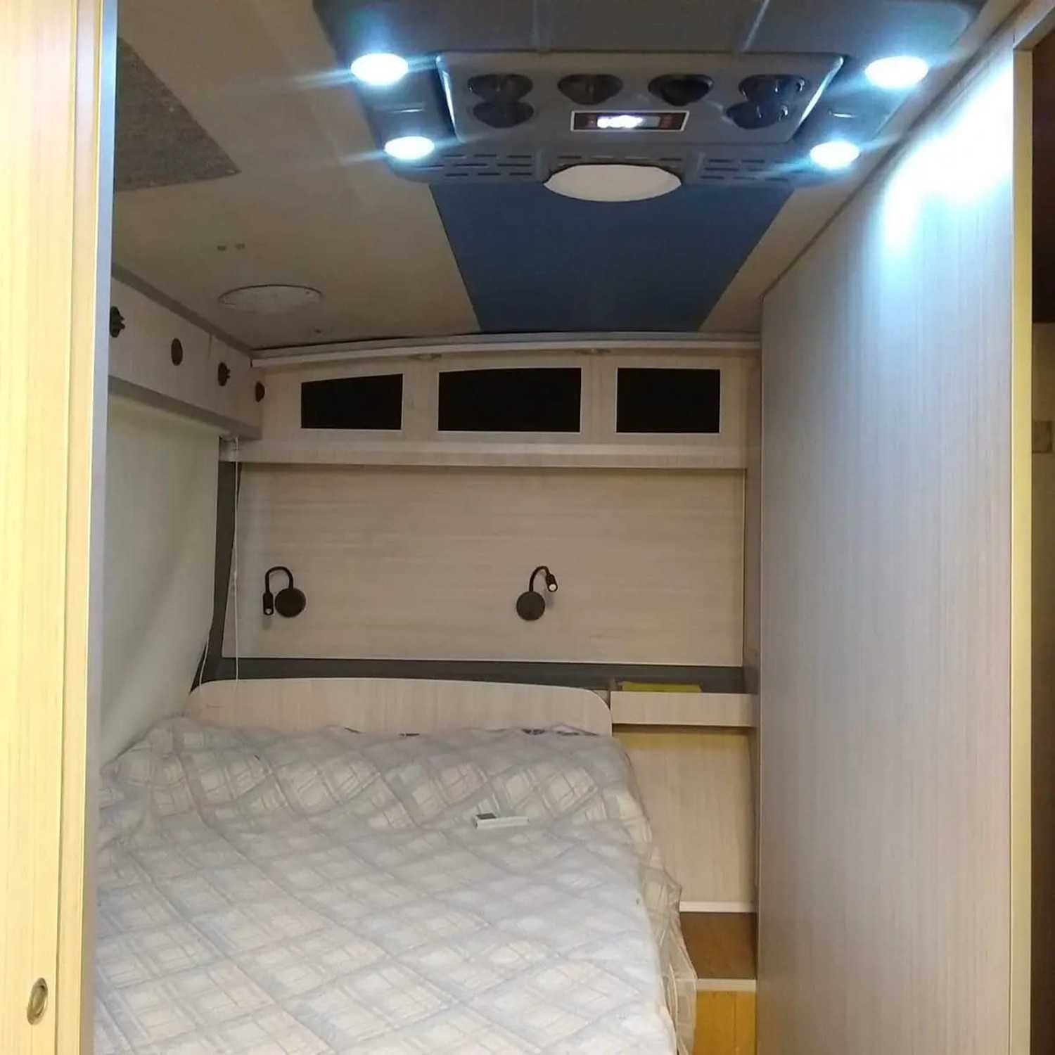 Бюджетен Електрически климатик "Лукс" 2500W- 12/24V за Бусове, Кемпери