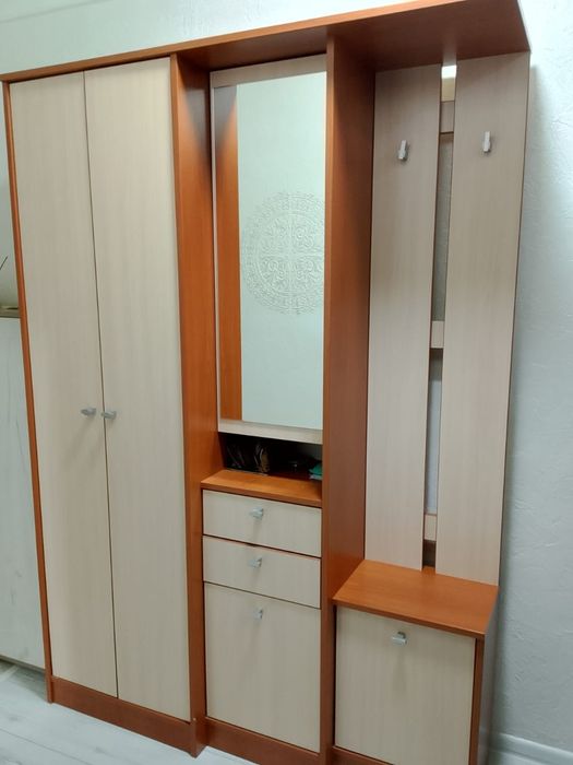 Срочно продам прихожую