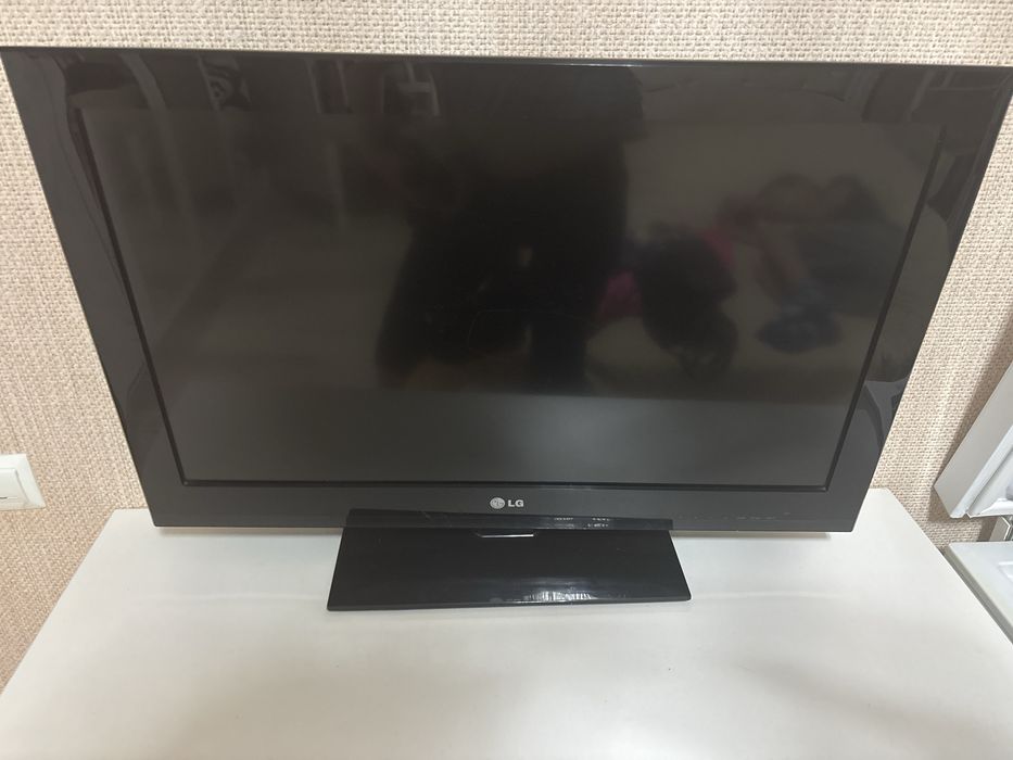 Телевизор LG. Продам телевизор в отличном состояний!