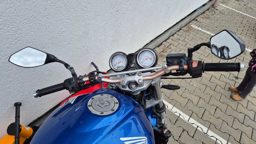 Vând motocicletă Honda Hornet 600