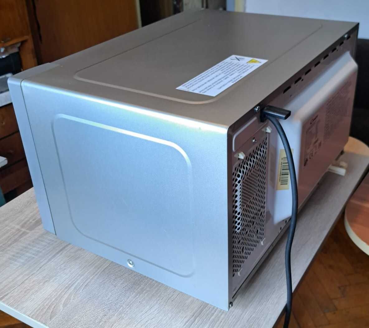 Cuptor cu microunde Candy, CMXG 25DCS
900 W
