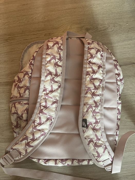 Ученическа раница на Nike