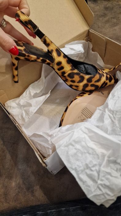 Дамски обувки, кожени