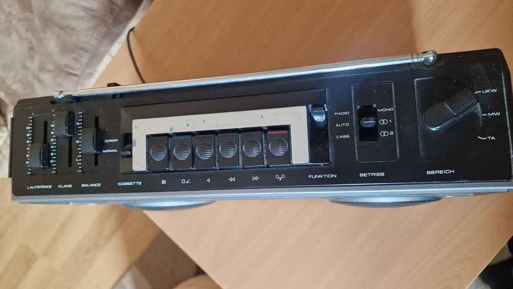 Радиокасетофон Universum de Luxe