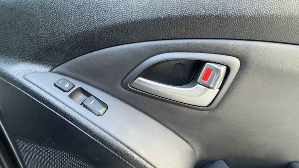 Proprietar , vand Hyundai IX35 , motor 2.0 benzina , panoramic