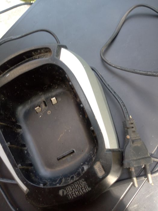 Încărcător black decker 25 v