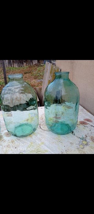 Продам 3 бутыля ,десятилилитровые.тровых.