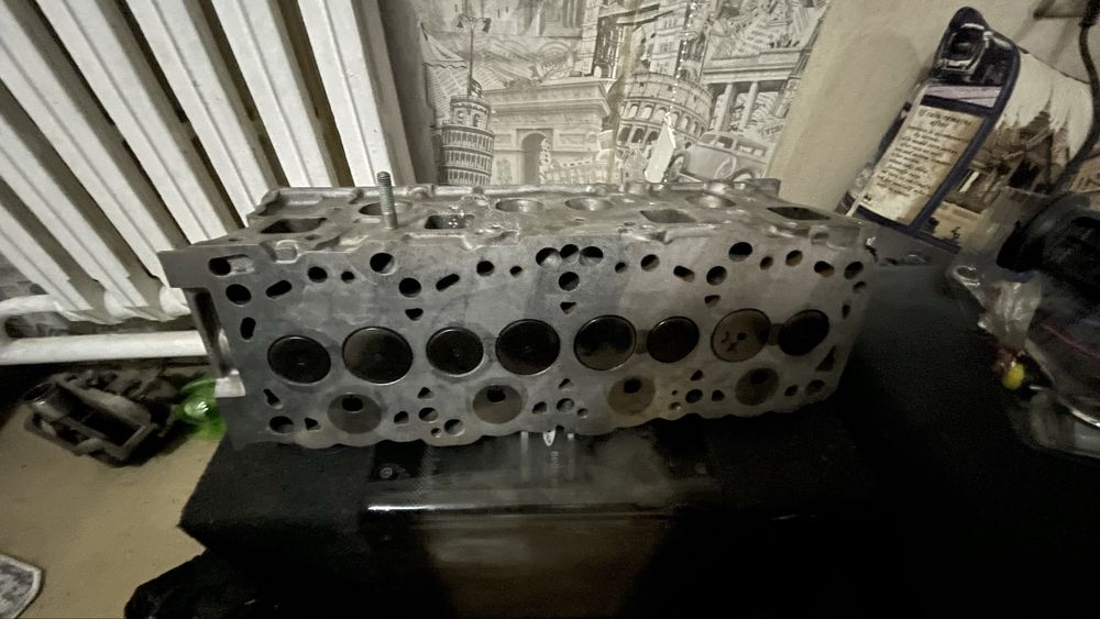 Продам головку на двигатель CD20T не с п