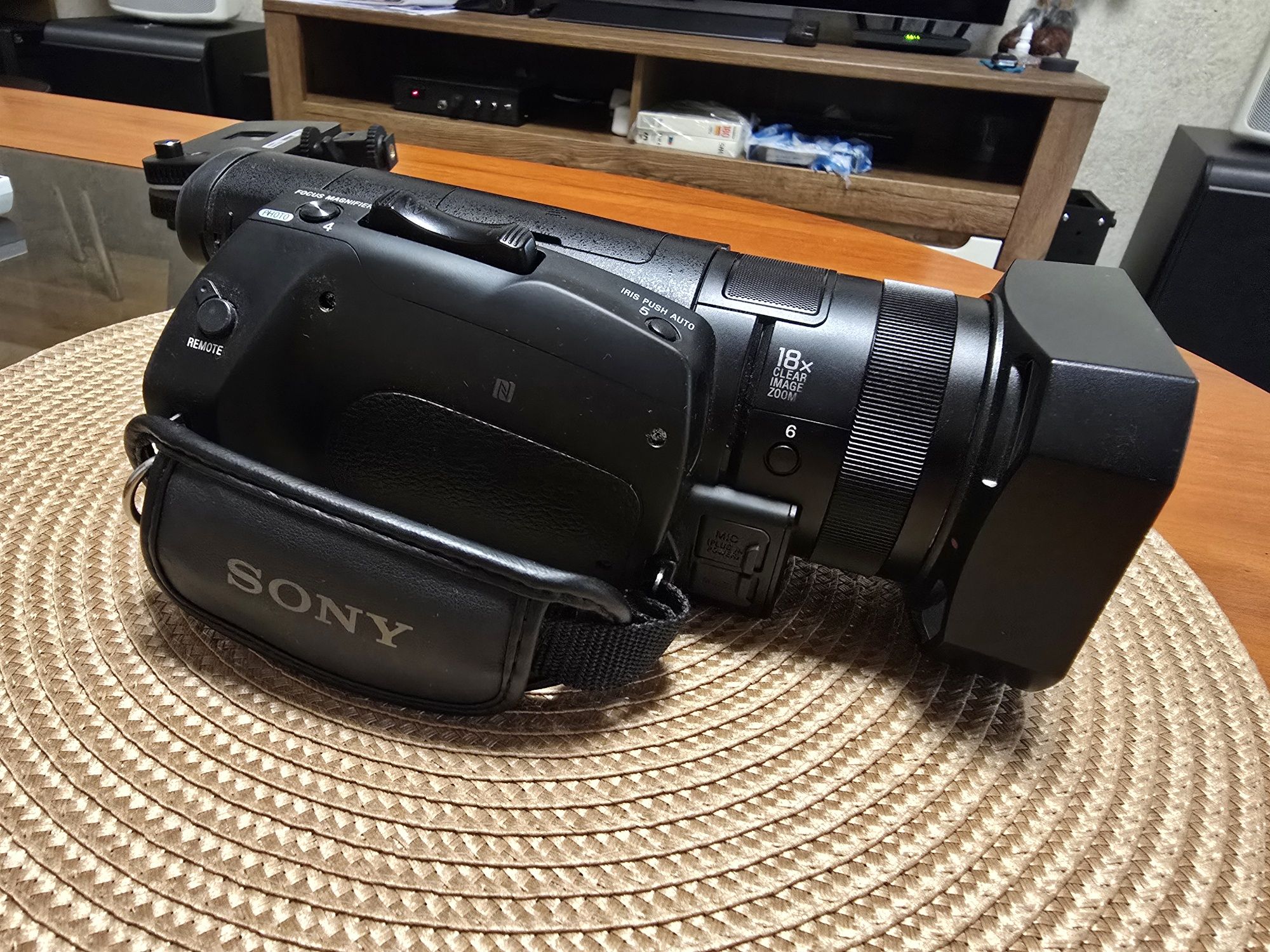4k  Sony FDR-AX700