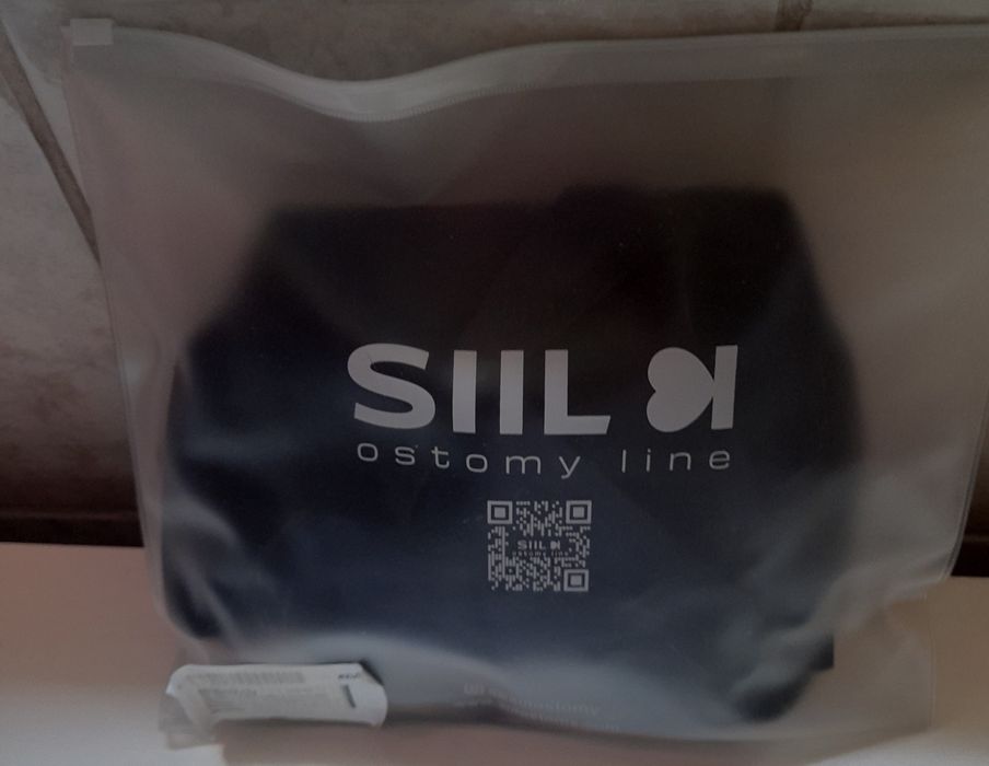 Vând costum baie pentru cei cu stoma.