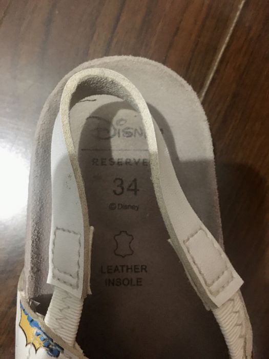Sandale marimea 34