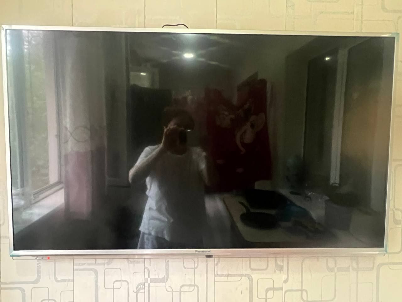 Продается телевизор Panasonic Смарт 43