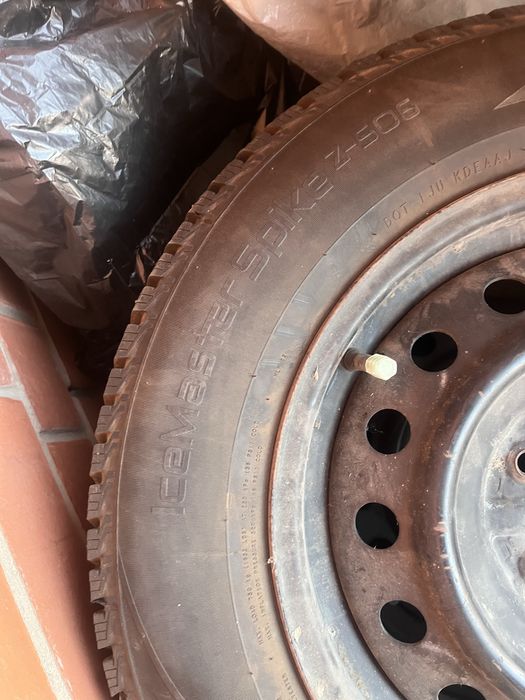 Зимний шины шипы