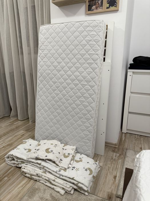 Pat pentru bebe Klups Paula Alb + salteaa cocos + protecții + lenjerie