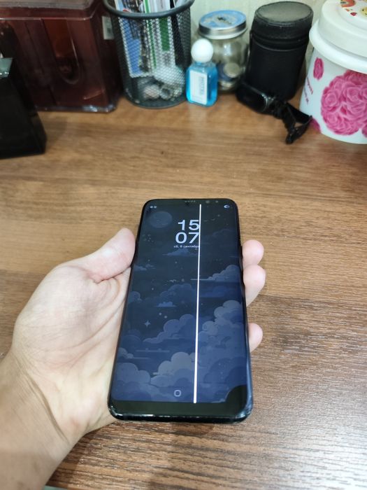 Samsung galaxy s8 plus 64/4 SROCHNI Ideal fakat chizik bor ekran sinma