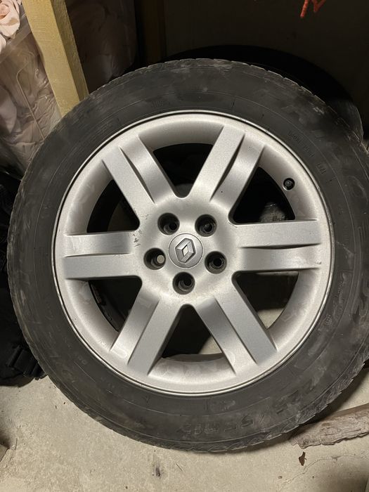 225/55 R17 Гуми с оригинални алюминеви джанти Renault Espase 2011г