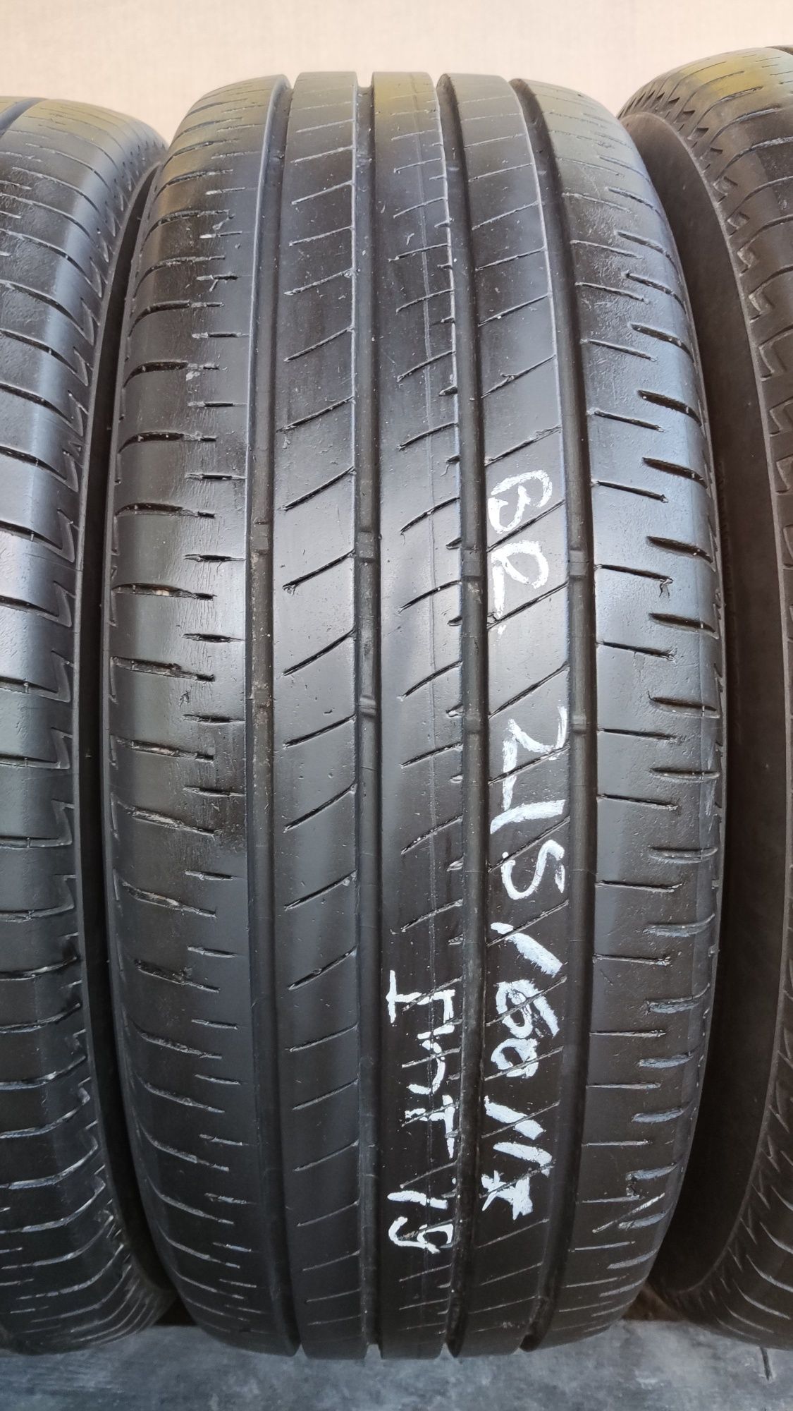 4бр летни гуми 215/60/17 Bridgestone Turanza T005A
dot0519
6.5-7mm гра