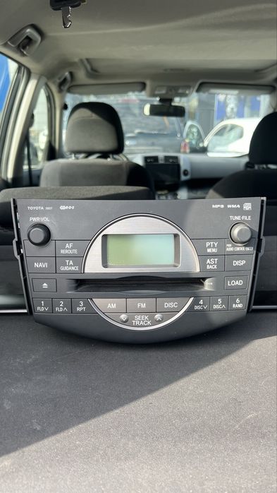 Оригинално радио за Тойота Рав 4 2006г