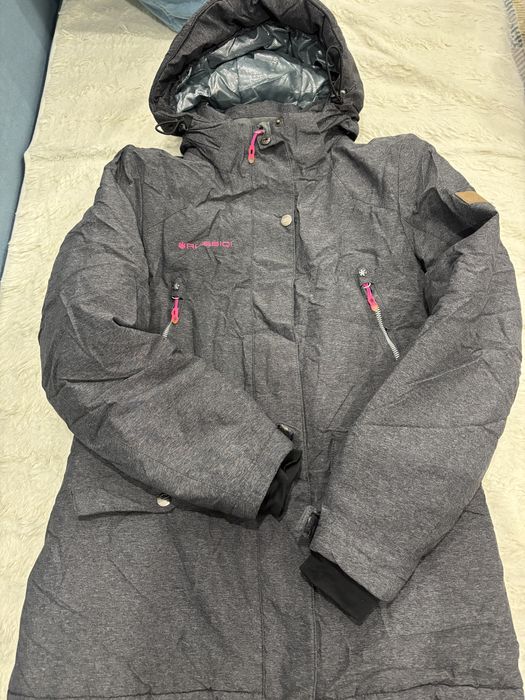 Продам женскую куртку