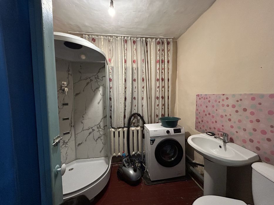 продам дом. душ туалет дома. топка отдельно