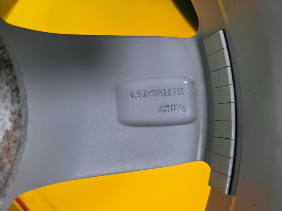 Roti Jante Anvelope IARNA 215/65/17 5x112 OEM VW Tiguan NOI 2025