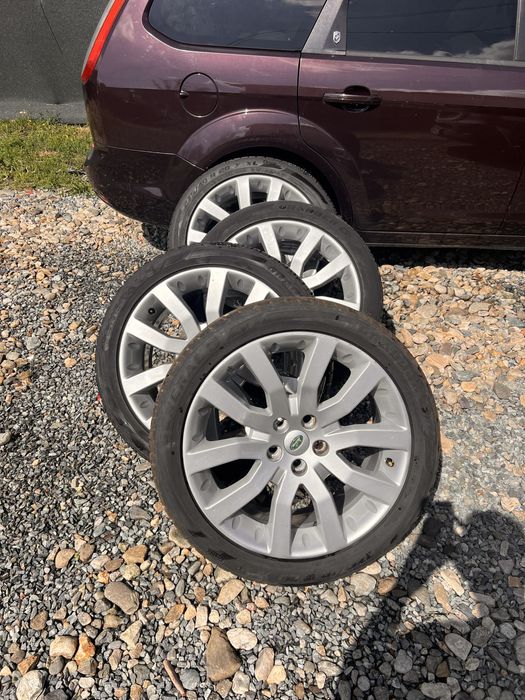 Jante/Roti Range Rover Sport 275/40R20.  5x120