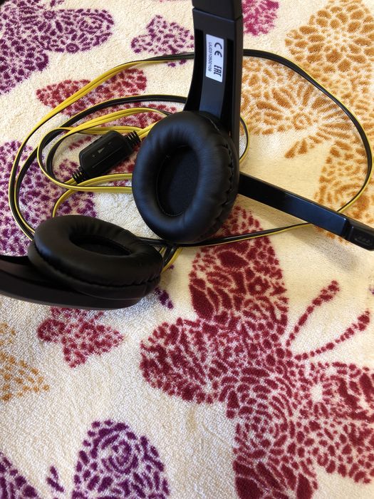 Слушалки с микрофон canyon