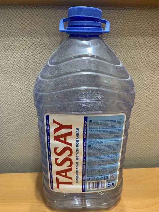 Продам 5 литровую пластиковую бутылку (ёмкость, баклашка)