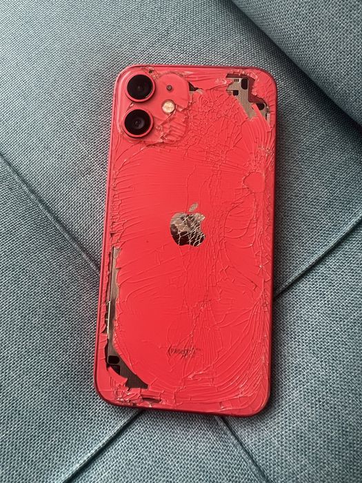 iPhone 12 mini 64GB червен